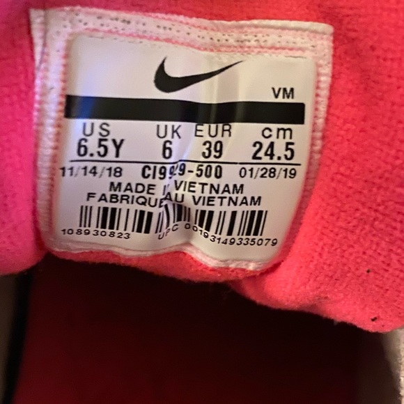 Shoes - Picture 3 of 4